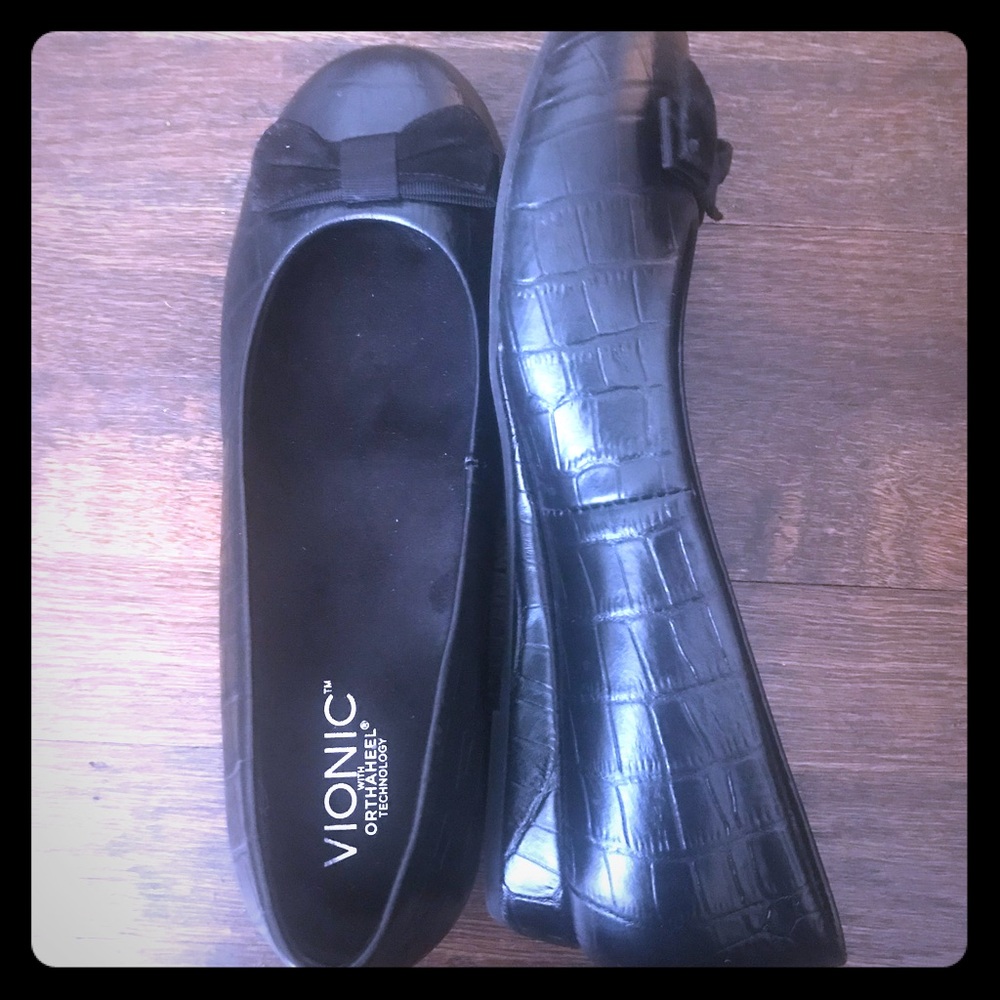 Vionic black flats size 8